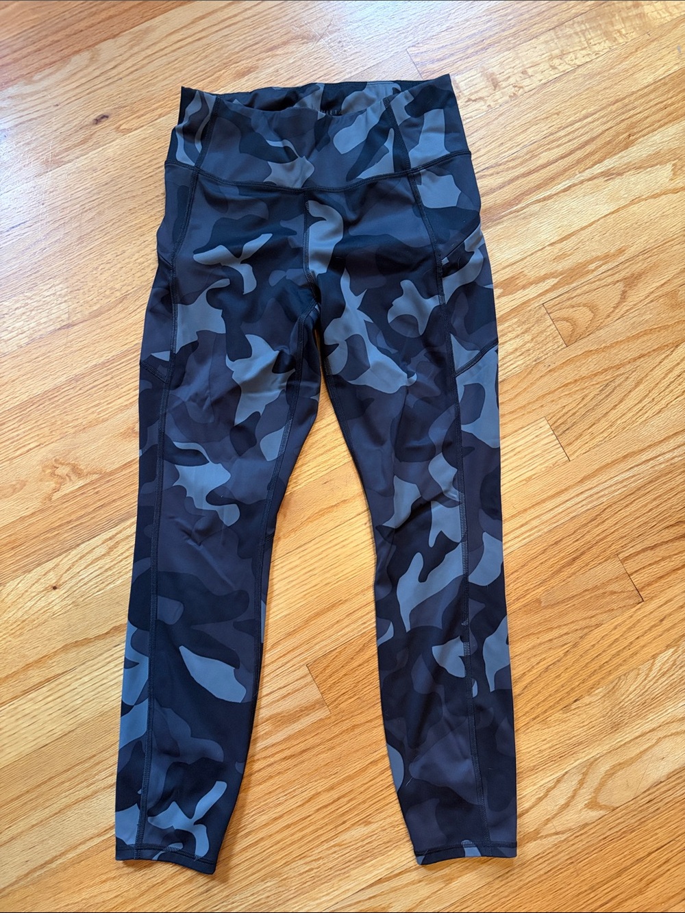 Athleta Black & Gray Camo Active Leggings